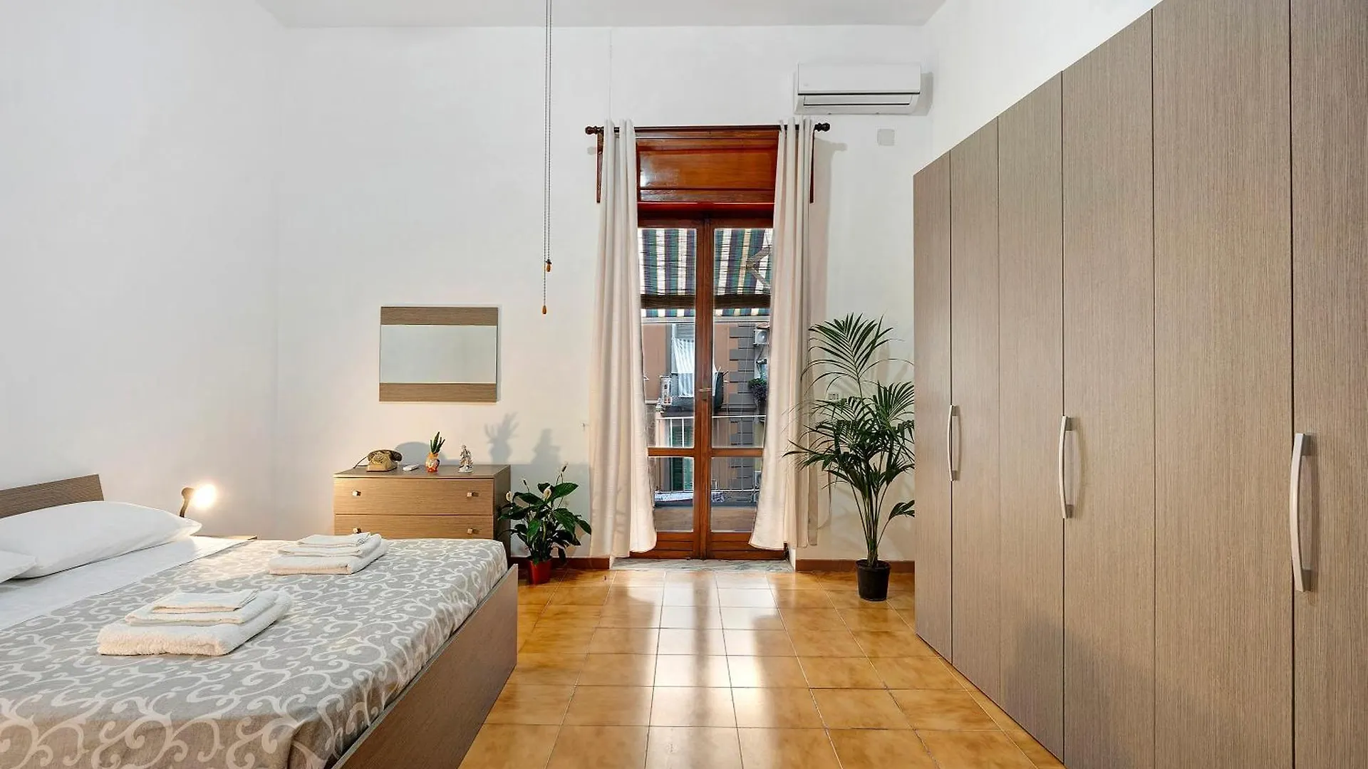 La Casa Di Gennaro - Napoli Apartment 0*, Naples Italy